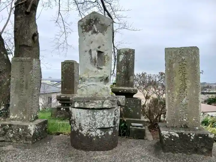 大円寺の{uncategorized: "未分類", other: "その他", undefined: "問題あり", building: "その他建物", grave: "お墓", sacred_gate: "鳥居", guardian: "狛犬", statue: "像", buddha: "仏像", history: "歴史", nature: "自然", garden: "庭園", animal: "動物", pagoda: "塔", temizu: "手水舎", mountain_gate: "山門・神門", sanctuary: "本殿・本堂", subordinate: "末社・摂社", art: "芸術", scenery: "景色", jizo: "地蔵", ema: "絵馬", goshuin: "御朱印", omikuji: "おみくじ", items: "授与品その他", amulet: "お守り", goshuincho: "御朱印帳", eats: "食事", festival: "お祭り", votive_dance: "神楽", shichigosan: "七五三参", wedding: "結婚式", experience: "体験その他", initially: "初詣", around: "周辺", anti_infection: "感染症対策"}
