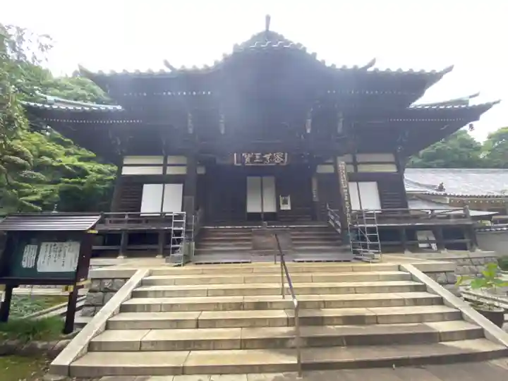三寳寺の本殿・本堂