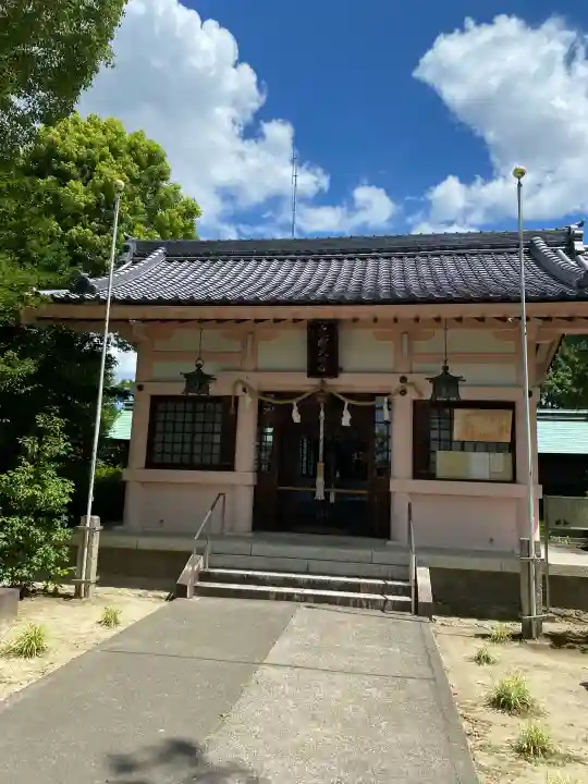 大神神社(花池)の{uncategorized: "未分類", other: "その他", undefined: "問題あり", building: "その他建物", grave: "お墓", sacred_gate: "鳥居", guardian: "狛犬", statue: "像", buddha: "仏像", history: "歴史", nature: "自然", garden: "庭園", animal: "動物", pagoda: "塔", temizu: "手水舎", mountain_gate: "山門・神門", sanctuary: "本殿・本堂", subordinate: "末社・摂社", art: "芸術", scenery: "景色", jizo: "地蔵", ema: "絵馬", goshuin: "御朱印", omikuji: "おみくじ", items: "授与品その他", amulet: "お守り", goshuincho: "御朱印帳", eats: "食事", festival: "お祭り", votive_dance: "神楽", shichigosan: "七五三参", wedding: "結婚式", experience: "体験その他", initially: "初詣", around: "周辺", anti_infection: "感染症対策"}
