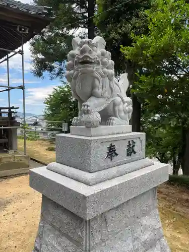 飯部磐座神社の狛犬