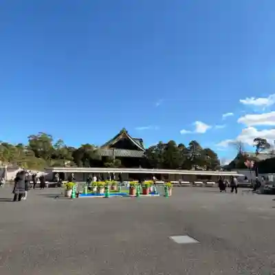 成田山新勝寺の{uncategorized: "未分類", other: "その他", undefined: "問題あり", building: "その他建物", grave: "お墓", sacred_gate: "鳥居", guardian: "狛犬", statue: "像", buddha: "仏像", history: "歴史", nature: "自然", garden: "庭園", animal: "動物", pagoda: "塔", temizu: "手水舎", mountain_gate: "山門・神門", sanctuary: "本殿・本堂", subordinate: "末社・摂社", art: "芸術", scenery: "景色", jizo: "地蔵", ema: "絵馬", goshuin: "御朱印", omikuji: "おみくじ", items: "授与品その他", amulet: "お守り", goshuincho: "御朱印帳", eats: "食事", festival: "お祭り", votive_dance: "神楽", shichigosan: "七五三参", wedding: "結婚式", experience: "体験その他", initially: "初詣", around: "周辺", anti_infection: "感染症対策"}