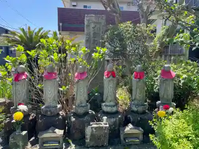 正法寺の{uncategorized: "未分類", other: "その他", undefined: "問題あり", building: "その他建物", grave: "お墓", sacred_gate: "鳥居", guardian: "狛犬", statue: "像", buddha: "仏像", history: "歴史", nature: "自然", garden: "庭園", animal: "動物", pagoda: "塔", temizu: "手水舎", mountain_gate: "山門・神門", sanctuary: "本殿・本堂", subordinate: "末社・摂社", art: "芸術", scenery: "景色", jizo: "地蔵", ema: "絵馬", goshuin: "御朱印", omikuji: "おみくじ", items: "授与品その他", amulet: "お守り", goshuincho: "御朱印帳", eats: "食事", festival: "お祭り", votive_dance: "神楽", shichigosan: "七五三参", wedding: "結婚式", experience: "体験その他", initially: "初詣", around: "周辺", anti_infection: "感染症対策"}