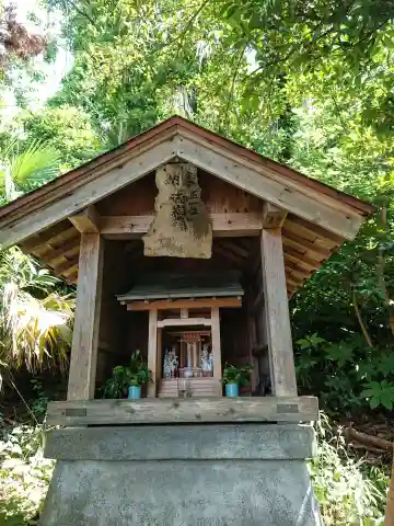 御嶽稲荷神社の本殿・本堂