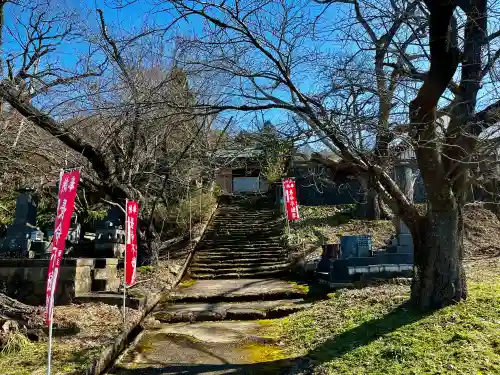 大龍寺の{uncategorized: "未分類", other: "その他", undefined: "問題あり", building: "その他建物", grave: "お墓", sacred_gate: "鳥居", guardian: "狛犬", statue: "像", buddha: "仏像", history: "歴史", nature: "自然", garden: "庭園", animal: "動物", pagoda: "塔", temizu: "手水舎", mountain_gate: "山門・神門", sanctuary: "本殿・本堂", subordinate: "末社・摂社", art: "芸術", scenery: "景色", jizo: "地蔵", ema: "絵馬", goshuin: "御朱印", omikuji: "おみくじ", items: "授与品その他", amulet: "お守り", goshuincho: "御朱印帳", eats: "食事", festival: "お祭り", votive_dance: "神楽", shichigosan: "七五三参", wedding: "結婚式", experience: "体験その他", initially: "初詣", around: "周辺", anti_infection: "感染症対策"}
