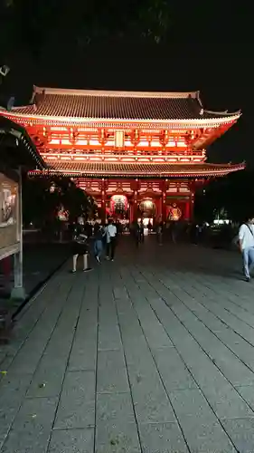 浅草寺の山門・神門