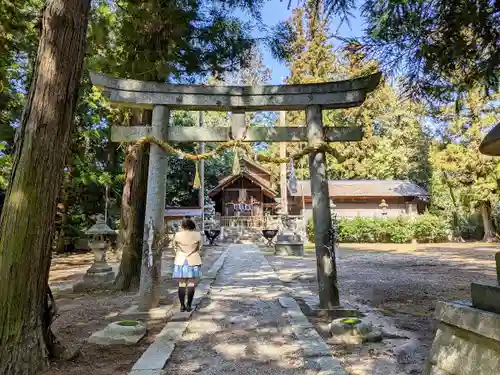 飯沼諏訪神社の鳥居