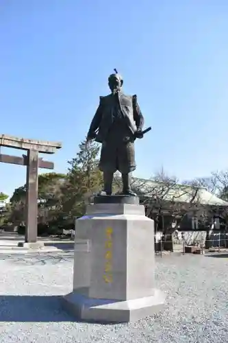 豊國神社の像