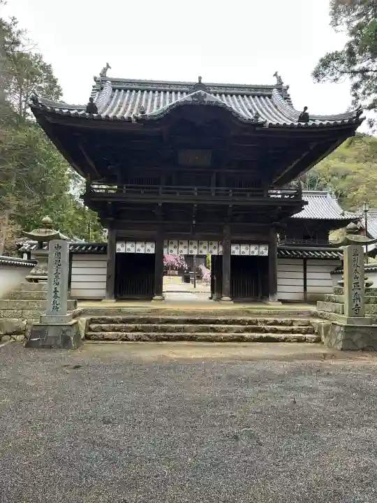 正楽寺の{uncategorized: "未分類", other: "その他", undefined: "問題あり", building: "その他建物", grave: "お墓", sacred_gate: "鳥居", guardian: "狛犬", statue: "像", buddha: "仏像", history: "歴史", nature: "自然", garden: "庭園", animal: "動物", pagoda: "塔", temizu: "手水舎", mountain_gate: "山門・神門", sanctuary: "本殿・本堂", subordinate: "末社・摂社", art: "芸術", scenery: "景色", jizo: "地蔵", ema: "絵馬", goshuin: "御朱印", omikuji: "おみくじ", items: "授与品その他", amulet: "お守り", goshuincho: "御朱印帳", eats: "食事", festival: "お祭り", votive_dance: "神楽", shichigosan: "七五三参", wedding: "結婚式", experience: "体験その他", initially: "初詣", around: "周辺", anti_infection: "感染症対策"}