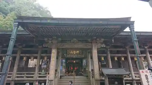 青岸渡寺の本殿・本堂