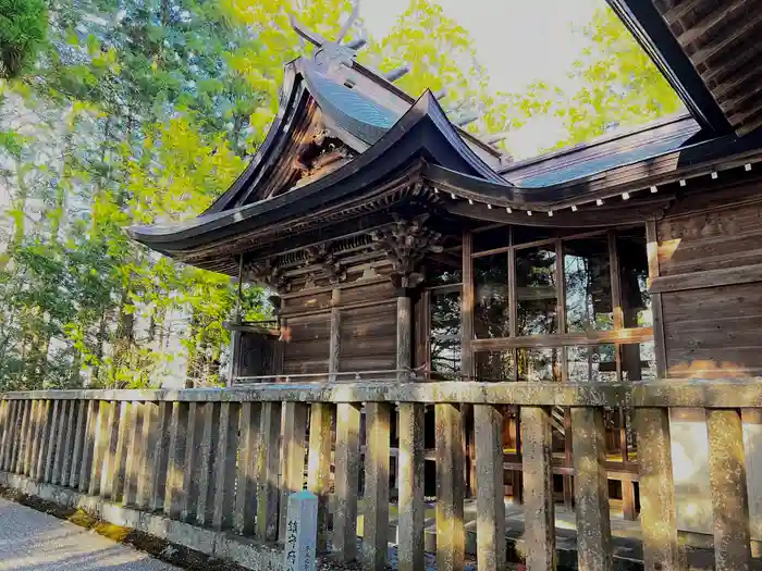 鎮守府八幡宮の本殿