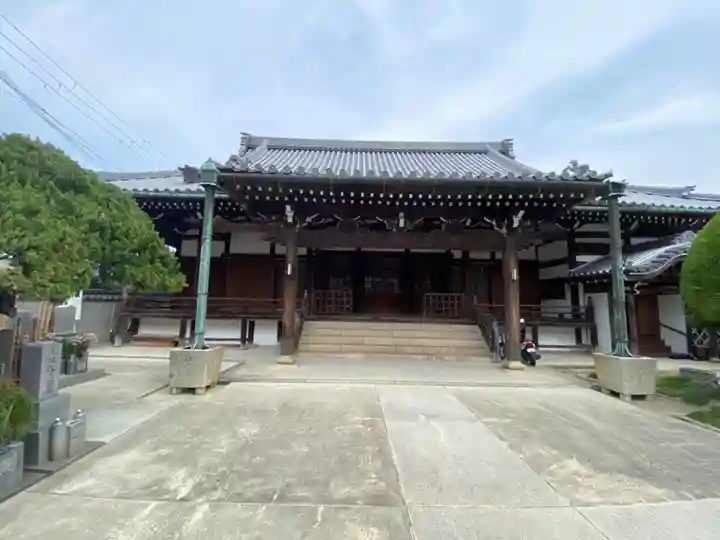 稱念寺の本殿・本堂