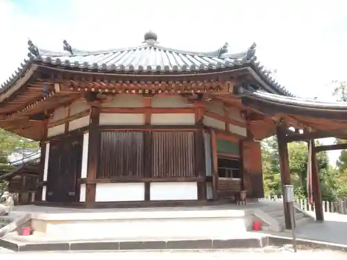 法隆寺の本殿・本堂