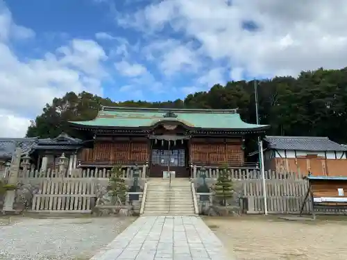 富島八幡神社の{uncategorized: "未分類", other: "その他", undefined: "問題あり", building: "その他建物", grave: "お墓", sacred_gate: "鳥居", guardian: "狛犬", statue: "像", buddha: "仏像", history: "歴史", nature: "自然", garden: "庭園", animal: "動物", pagoda: "塔", temizu: "手水舎", mountain_gate: "山門・神門", sanctuary: "本殿・本堂", subordinate: "末社・摂社", art: "芸術", scenery: "景色", jizo: "地蔵", ema: "絵馬", goshuin: "御朱印", omikuji: "おみくじ", items: "授与品その他", amulet: "お守り", goshuincho: "御朱印帳", eats: "食事", festival: "お祭り", votive_dance: "神楽", shichigosan: "七五三参", wedding: "結婚式", experience: "体験その他", initially: "初詣", around: "周辺", anti_infection: "感染症対策"}