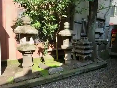 太郎稲荷神社の建物その他
