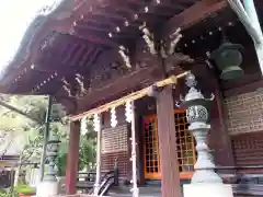 三囲神社の本殿