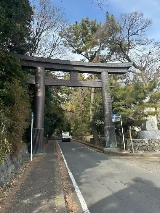 寒川神社の{uncategorized: "未分類", other: "その他", undefined: "問題あり", building: "その他建物", grave: "お墓", sacred_gate: "鳥居", guardian: "狛犬", statue: "像", buddha: "仏像", history: "歴史", nature: "自然", garden: "庭園", animal: "動物", pagoda: "塔", temizu: "手水舎", mountain_gate: "山門・神門", sanctuary: "本殿・本堂", subordinate: "末社・摂社", art: "芸術", scenery: "景色", jizo: "地蔵", ema: "絵馬", goshuin: "御朱印", omikuji: "おみくじ", items: "授与品その他", amulet: "お守り", goshuincho: "御朱印帳", eats: "食事", festival: "お祭り", votive_dance: "神楽", shichigosan: "七五三参", wedding: "結婚式", experience: "体験その他", initially: "初詣", around: "周辺", anti_infection: "感染症対策"}