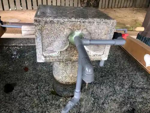 多井畑厄除八幡宮の手水舎