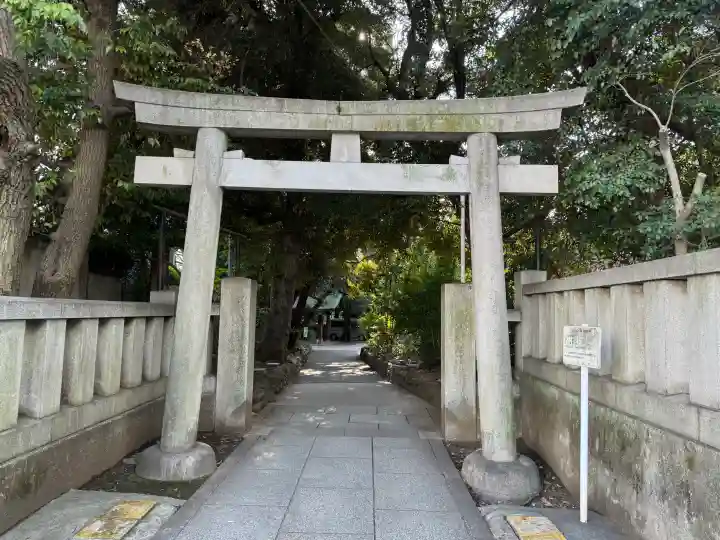 渋谷氷川神社の{uncategorized: "未分類", other: "その他", undefined: "問題あり", building: "その他建物", grave: "お墓", sacred_gate: "鳥居", guardian: "狛犬", statue: "像", buddha: "仏像", history: "歴史", nature: "自然", garden: "庭園", animal: "動物", pagoda: "塔", temizu: "手水舎", mountain_gate: "山門・神門", sanctuary: "本殿・本堂", subordinate: "末社・摂社", art: "芸術", scenery: "景色", jizo: "地蔵", ema: "絵馬", goshuin: "御朱印", omikuji: "おみくじ", items: "授与品その他", amulet: "お守り", goshuincho: "御朱印帳", eats: "食事", festival: "お祭り", votive_dance: "神楽", shichigosan: "七五三参", wedding: "結婚式", experience: "体験その他", initially: "初詣", around: "周辺", anti_infection: "感染症対策"}