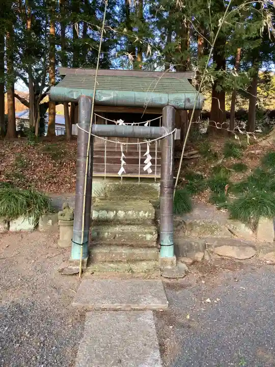 鹿島神社の{uncategorized: "未分類", other: "その他", undefined: "問題あり", building: "その他建物", grave: "お墓", sacred_gate: "鳥居", guardian: "狛犬", statue: "像", buddha: "仏像", history: "歴史", nature: "自然", garden: "庭園", animal: "動物", pagoda: "塔", temizu: "手水舎", mountain_gate: "山門・神門", sanctuary: "本殿・本堂", subordinate: "末社・摂社", art: "芸術", scenery: "景色", jizo: "地蔵", ema: "絵馬", goshuin: "御朱印", omikuji: "おみくじ", items: "授与品その他", amulet: "お守り", goshuincho: "御朱印帳", eats: "食事", festival: "お祭り", votive_dance: "神楽", shichigosan: "七五三参", wedding: "結婚式", experience: "体験その他", initially: "初詣", around: "周辺", anti_infection: "感染症対策"}