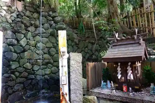 枚岡神社の末社・摂社