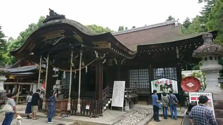 武田神社の本殿・本堂