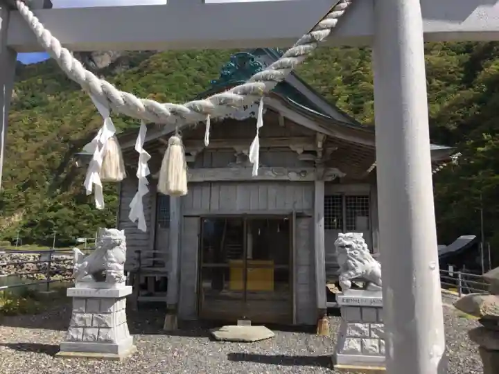 太田神社(拝殿)の本殿・本堂