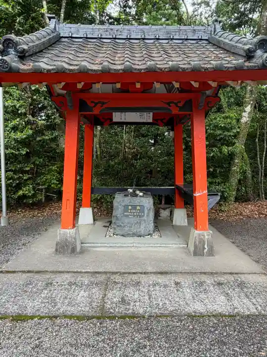 八幡神社の{uncategorized: "未分類", other: "その他", undefined: "問題あり", building: "その他建物", grave: "お墓", sacred_gate: "鳥居", guardian: "狛犬", statue: "像", buddha: "仏像", history: "歴史", nature: "自然", garden: "庭園", animal: "動物", pagoda: "塔", temizu: "手水舎", mountain_gate: "山門・神門", sanctuary: "本殿・本堂", subordinate: "末社・摂社", art: "芸術", scenery: "景色", jizo: "地蔵", ema: "絵馬", goshuin: "御朱印", omikuji: "おみくじ", items: "授与品その他", amulet: "お守り", goshuincho: "御朱印帳", eats: "食事", festival: "お祭り", votive_dance: "神楽", shichigosan: "七五三参", wedding: "結婚式", experience: "体験その他", initially: "初詣", around: "周辺", anti_infection: "感染症対策"}