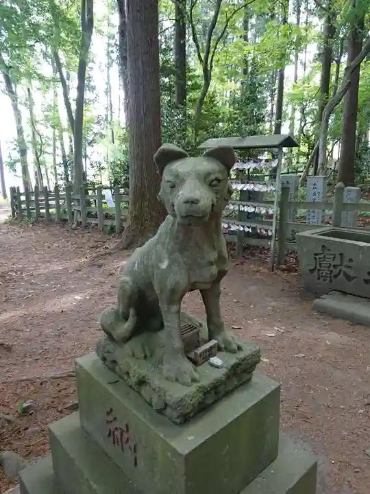 宝登山神社の狛犬
