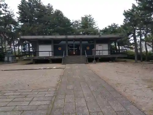 福井神社の{uncategorized: "未分類", other: "その他", undefined: "問題あり", building: "その他建物", grave: "お墓", sacred_gate: "鳥居", guardian: "狛犬", statue: "像", buddha: "仏像", history: "歴史", nature: "自然", garden: "庭園", animal: "動物", pagoda: "塔", temizu: "手水舎", mountain_gate: "山門・神門", sanctuary: "本殿・本堂", subordinate: "末社・摂社", art: "芸術", scenery: "景色", jizo: "地蔵", ema: "絵馬", goshuin: "御朱印", omikuji: "おみくじ", items: "授与品その他", amulet: "お守り", goshuincho: "御朱印帳", eats: "食事", festival: "お祭り", votive_dance: "神楽", shichigosan: "七五三参", wedding: "結婚式", experience: "体験その他", initially: "初詣", around: "周辺", anti_infection: "感染症対策"}
