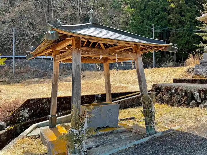 高尾穂見神社の手水舎