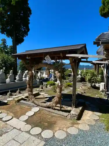 阿蘇白水龍神權現～白蛇神社～(熊本県)