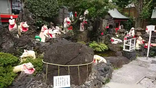 京濱伏見稲荷神社の狛犬