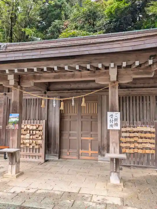 氣多大社の{uncategorized: "未分類", other: "その他", undefined: "問題あり", building: "その他建物", grave: "お墓", sacred_gate: "鳥居", guardian: "狛犬", statue: "像", buddha: "仏像", history: "歴史", nature: "自然", garden: "庭園", animal: "動物", pagoda: "塔", temizu: "手水舎", mountain_gate: "山門・神門", sanctuary: "本殿・本堂", subordinate: "末社・摂社", art: "芸術", scenery: "景色", jizo: "地蔵", ema: "絵馬", goshuin: "御朱印", omikuji: "おみくじ", items: "授与品その他", amulet: "お守り", goshuincho: "御朱印帳", eats: "食事", festival: "お祭り", votive_dance: "神楽", shichigosan: "七五三参", wedding: "結婚式", experience: "体験その他", initially: "初詣", around: "周辺", anti_infection: "感染症対策"}