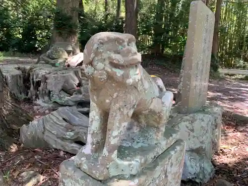 庤神社の狛犬