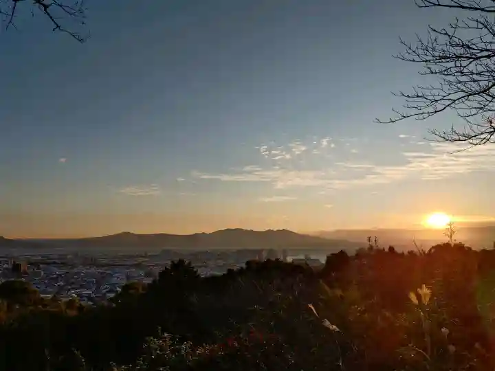 谷山神社の{uncategorized: "未分類", other: "その他", undefined: "問題あり", building: "その他建物", grave: "お墓", sacred_gate: "鳥居", guardian: "狛犬", statue: "像", buddha: "仏像", history: "歴史", nature: "自然", garden: "庭園", animal: "動物", pagoda: "塔", temizu: "手水舎", mountain_gate: "山門・神門", sanctuary: "本殿・本堂", subordinate: "末社・摂社", art: "芸術", scenery: "景色", jizo: "地蔵", ema: "絵馬", goshuin: "御朱印", omikuji: "おみくじ", items: "授与品その他", amulet: "お守り", goshuincho: "御朱印帳", eats: "食事", festival: "お祭り", votive_dance: "神楽", shichigosan: "七五三参", wedding: "結婚式", experience: "体験その他", initially: "初詣", around: "周辺", anti_infection: "感染症対策"}