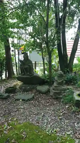 蠣崎神社の像