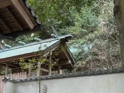 平群神社の{uncategorized: "未分類", other: "その他", undefined: "問題あり", building: "その他建物", grave: "お墓", sacred_gate: "鳥居", guardian: "狛犬", statue: "像", buddha: "仏像", history: "歴史", nature: "自然", garden: "庭園", animal: "動物", pagoda: "塔", temizu: "手水舎", mountain_gate: "山門・神門", sanctuary: "本殿・本堂", subordinate: "末社・摂社", art: "芸術", scenery: "景色", jizo: "地蔵", ema: "絵馬", goshuin: "御朱印", omikuji: "おみくじ", items: "授与品その他", amulet: "お守り", goshuincho: "御朱印帳", eats: "食事", festival: "お祭り", votive_dance: "神楽", shichigosan: "七五三参", wedding: "結婚式", experience: "体験その他", initially: "初詣", around: "周辺", anti_infection: "感染症対策"}