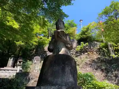 岐阜稲荷山本社の像