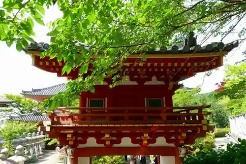 南法華寺（壷阪寺）の山門