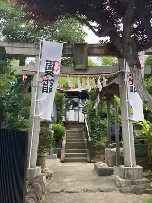 横浜御嶽神社の鳥居