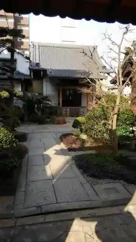 持明院の本殿・本堂