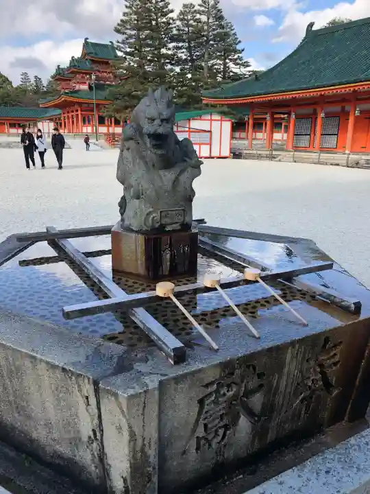 平安神宮の{uncategorized: "未分類", other: "その他", undefined: "問題あり", building: "その他建物", grave: "お墓", sacred_gate: "鳥居", guardian: "狛犬", statue: "像", buddha: "仏像", history: "歴史", nature: "自然", garden: "庭園", animal: "動物", pagoda: "塔", temizu: "手水舎", mountain_gate: "山門・神門", sanctuary: "本殿・本堂", subordinate: "末社・摂社", art: "芸術", scenery: "景色", jizo: "地蔵", ema: "絵馬", goshuin: "御朱印", omikuji: "おみくじ", items: "授与品その他", amulet: "お守り", goshuincho: "御朱印帳", eats: "食事", festival: "お祭り", votive_dance: "神楽", shichigosan: "七五三参", wedding: "結婚式", experience: "体験その他", initially: "初詣", around: "周辺", anti_infection: "感染症対策"}