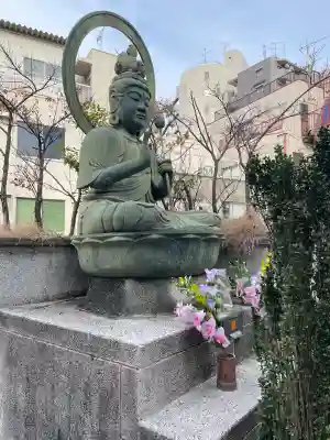 本郷薬師堂の{uncategorized: "未分類", other: "その他", undefined: "問題あり", building: "その他建物", grave: "お墓", sacred_gate: "鳥居", guardian: "狛犬", statue: "像", buddha: "仏像", history: "歴史", nature: "自然", garden: "庭園", animal: "動物", pagoda: "塔", temizu: "手水舎", mountain_gate: "山門・神門", sanctuary: "本殿・本堂", subordinate: "末社・摂社", art: "芸術", scenery: "景色", jizo: "地蔵", ema: "絵馬", goshuin: "御朱印", omikuji: "おみくじ", items: "授与品その他", amulet: "お守り", goshuincho: "御朱印帳", eats: "食事", festival: "お祭り", votive_dance: "神楽", shichigosan: "七五三参", wedding: "結婚式", experience: "体験その他", initially: "初詣", around: "周辺", anti_infection: "感染症対策"}