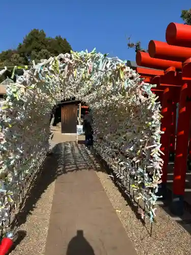 和田神社の{uncategorized: "未分類", other: "その他", undefined: "問題あり", building: "その他建物", grave: "お墓", sacred_gate: "鳥居", guardian: "狛犬", statue: "像", buddha: "仏像", history: "歴史", nature: "自然", garden: "庭園", animal: "動物", pagoda: "塔", temizu: "手水舎", mountain_gate: "山門・神門", sanctuary: "本殿・本堂", subordinate: "末社・摂社", art: "芸術", scenery: "景色", jizo: "地蔵", ema: "絵馬", goshuin: "御朱印", omikuji: "おみくじ", items: "授与品その他", amulet: "お守り", goshuincho: "御朱印帳", eats: "食事", festival: "お祭り", votive_dance: "神楽", shichigosan: "七五三参", wedding: "結婚式", experience: "体験その他", initially: "初詣", around: "周辺", anti_infection: "感染症対策"}