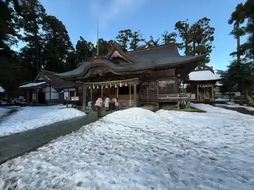 劒神社の{uncategorized: "未分類", other: "その他", undefined: "問題あり", building: "その他建物", grave: "お墓", sacred_gate: "鳥居", guardian: "狛犬", statue: "像", buddha: "仏像", history: "歴史", nature: "自然", garden: "庭園", animal: "動物", pagoda: "塔", temizu: "手水舎", mountain_gate: "山門・神門", sanctuary: "本殿・本堂", subordinate: "末社・摂社", art: "芸術", scenery: "景色", jizo: "地蔵", ema: "絵馬", goshuin: "御朱印", omikuji: "おみくじ", items: "授与品その他", amulet: "お守り", goshuincho: "御朱印帳", eats: "食事", festival: "お祭り", votive_dance: "神楽", shichigosan: "七五三参", wedding: "結婚式", experience: "体験その他", initially: "初詣", around: "周辺", anti_infection: "感染症対策"}