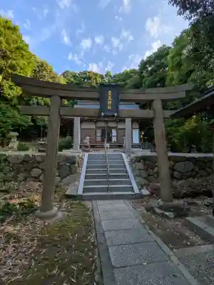 皇太神社の{uncategorized: "未分類", other: "その他", undefined: "問題あり", building: "その他建物", grave: "お墓", sacred_gate: "鳥居", guardian: "狛犬", statue: "像", buddha: "仏像", history: "歴史", nature: "自然", garden: "庭園", animal: "動物", pagoda: "塔", temizu: "手水舎", mountain_gate: "山門・神門", sanctuary: "本殿・本堂", subordinate: "末社・摂社", art: "芸術", scenery: "景色", jizo: "地蔵", ema: "絵馬", goshuin: "御朱印", omikuji: "おみくじ", items: "授与品その他", amulet: "お守り", goshuincho: "御朱印帳", eats: "食事", festival: "お祭り", votive_dance: "神楽", shichigosan: "七五三参", wedding: "結婚式", experience: "体験その他", initially: "初詣", around: "周辺", anti_infection: "感染症対策"}