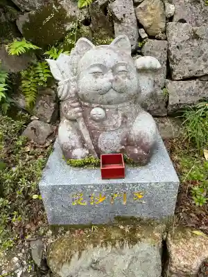 お松大権現の{uncategorized: "未分類", other: "その他", undefined: "問題あり", building: "その他建物", grave: "お墓", sacred_gate: "鳥居", guardian: "狛犬", statue: "像", buddha: "仏像", history: "歴史", nature: "自然", garden: "庭園", animal: "動物", pagoda: "塔", temizu: "手水舎", mountain_gate: "山門・神門", sanctuary: "本殿・本堂", subordinate: "末社・摂社", art: "芸術", scenery: "景色", jizo: "地蔵", ema: "絵馬", goshuin: "御朱印", omikuji: "おみくじ", items: "授与品その他", amulet: "お守り", goshuincho: "御朱印帳", eats: "食事", festival: "お祭り", votive_dance: "神楽", shichigosan: "七五三参", wedding: "結婚式", experience: "体験その他", initially: "初詣", around: "周辺", anti_infection: "感染症対策"}