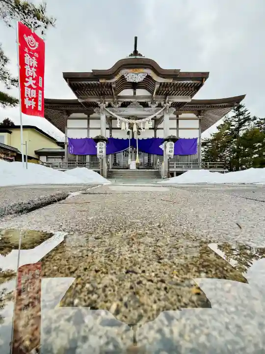鹿部稲荷神社の{uncategorized: "未分類", other: "その他", undefined: "問題あり", building: "その他建物", grave: "お墓", sacred_gate: "鳥居", guardian: "狛犬", statue: "像", buddha: "仏像", history: "歴史", nature: "自然", garden: "庭園", animal: "動物", pagoda: "塔", temizu: "手水舎", mountain_gate: "山門・神門", sanctuary: "本殿・本堂", subordinate: "末社・摂社", art: "芸術", scenery: "景色", jizo: "地蔵", ema: "絵馬", goshuin: "御朱印", omikuji: "おみくじ", items: "授与品その他", amulet: "お守り", goshuincho: "御朱印帳", eats: "食事", festival: "お祭り", votive_dance: "神楽", shichigosan: "七五三参", wedding: "結婚式", experience: "体験その他", initially: "初詣", around: "周辺", anti_infection: "感染症対策"}