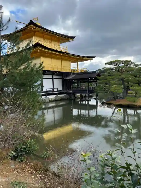 金閣寺不動堂の{uncategorized: "未分類", other: "その他", undefined: "問題あり", building: "その他建物", grave: "お墓", sacred_gate: "鳥居", guardian: "狛犬", statue: "像", buddha: "仏像", history: "歴史", nature: "自然", garden: "庭園", animal: "動物", pagoda: "塔", temizu: "手水舎", mountain_gate: "山門・神門", sanctuary: "本殿・本堂", subordinate: "末社・摂社", art: "芸術", scenery: "景色", jizo: "地蔵", ema: "絵馬", goshuin: "御朱印", omikuji: "おみくじ", items: "授与品その他", amulet: "お守り", goshuincho: "御朱印帳", eats: "食事", festival: "お祭り", votive_dance: "神楽", shichigosan: "七五三参", wedding: "結婚式", experience: "体験その他", initially: "初詣", around: "周辺", anti_infection: "感染症対策"}