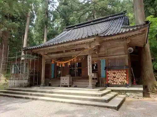 雄山神社中宮祈願殿(富山県)